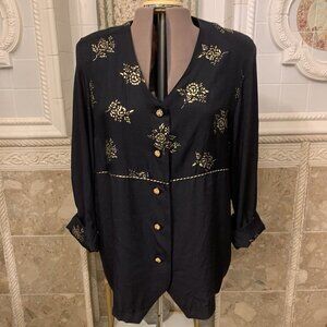 Lindsay Gee. Sz 20W. Metallic Embellished Button Up Top. Acetate/Rayon. B92